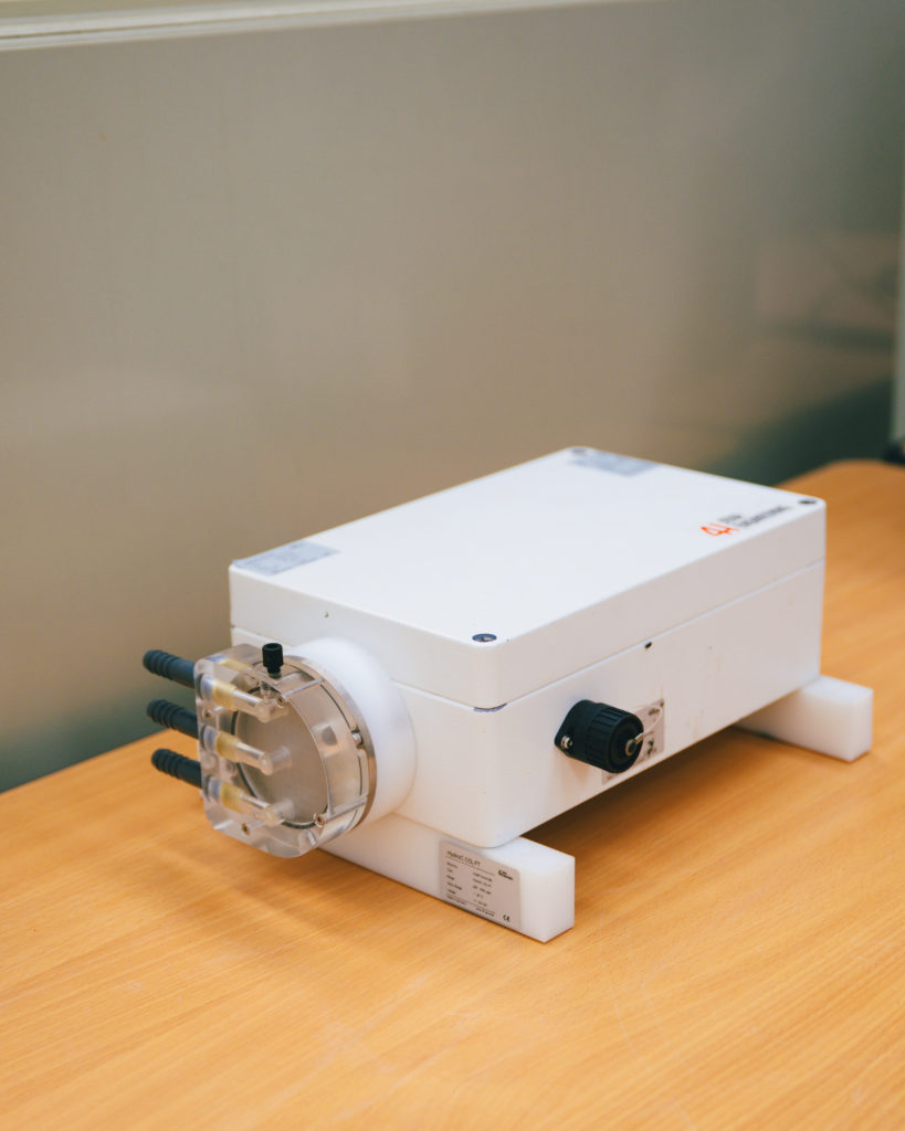  The CONTROS HydroC® CO₂ on top of a desk